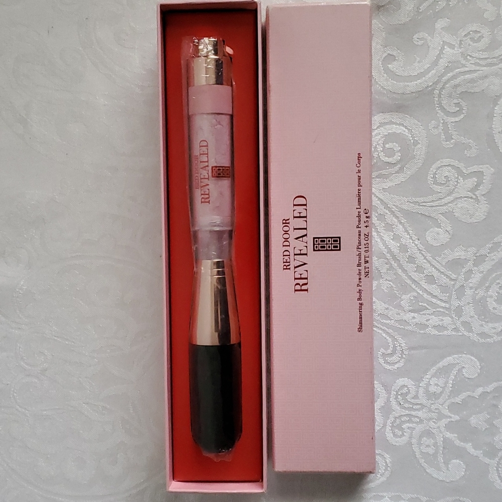 Elizabeth Arden Red Door Revealed Shimmering Body Powder Brush